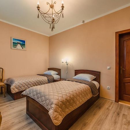 Готель «Вишневий Сад» Mukácheve Exterior foto
