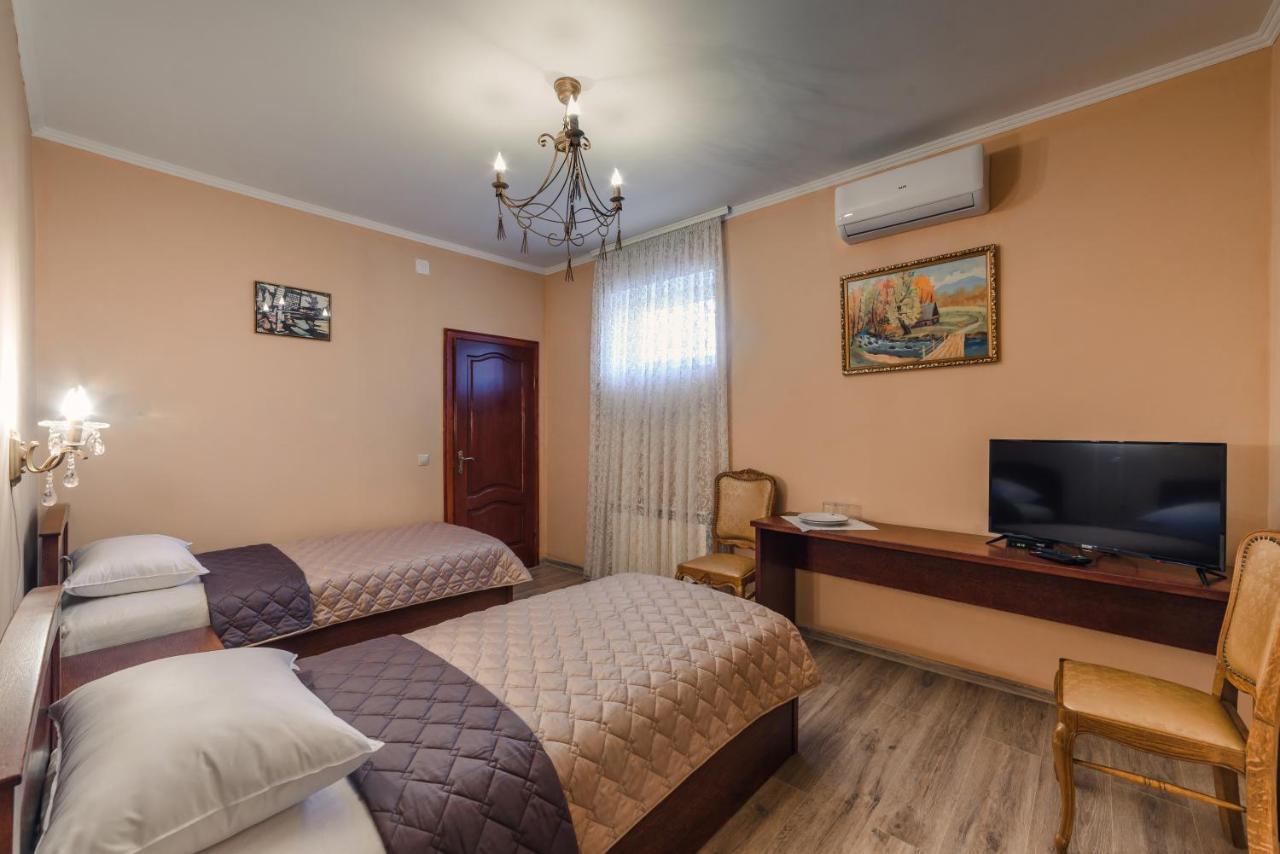 Готель «Вишневий Сад» Mukácheve Exterior foto