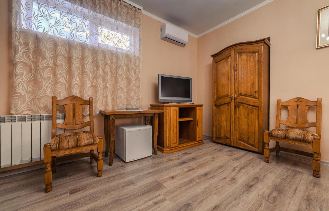 Готель «Вишневий Сад» Mukácheve Exterior foto