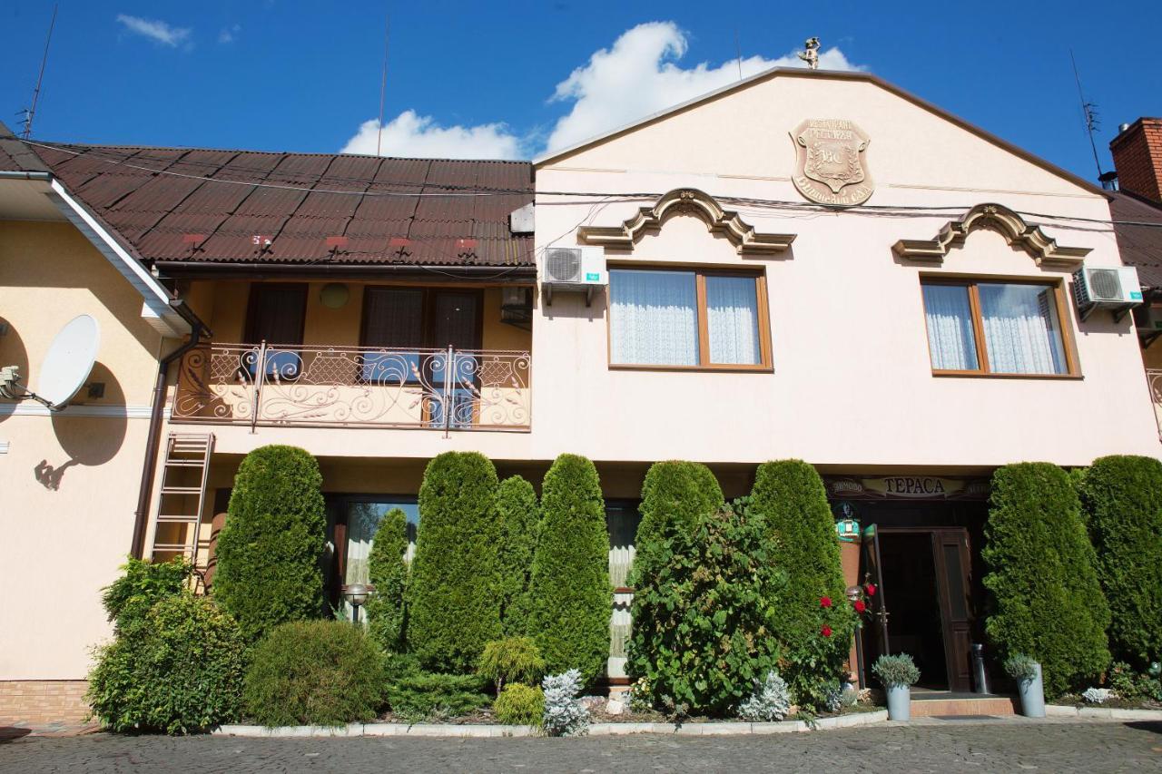 Готель «Вишневий Сад» Mukácheve Exterior foto