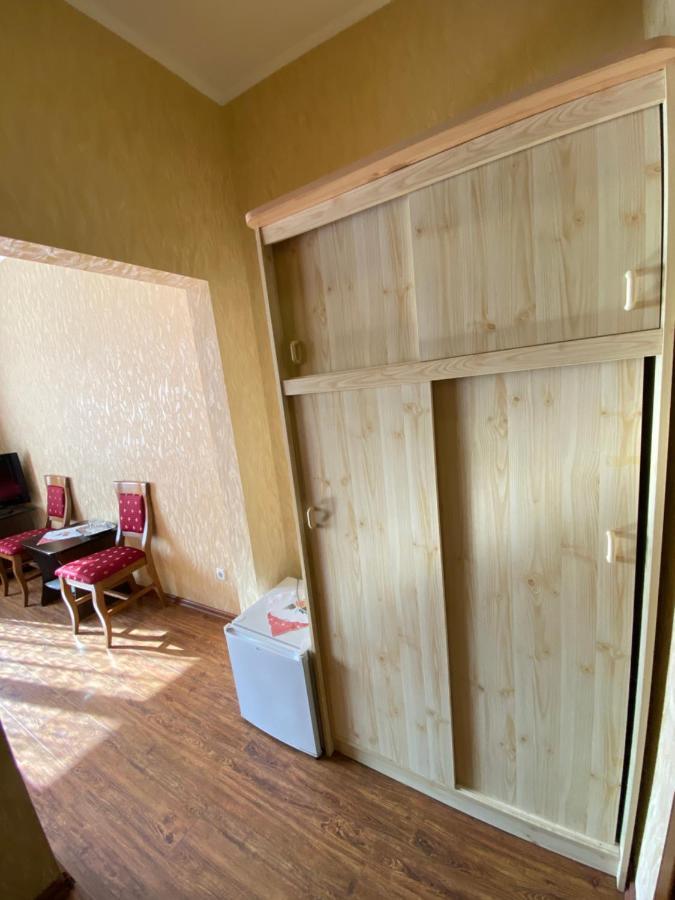 Готель «Вишневий Сад» Mukácheve Exterior foto