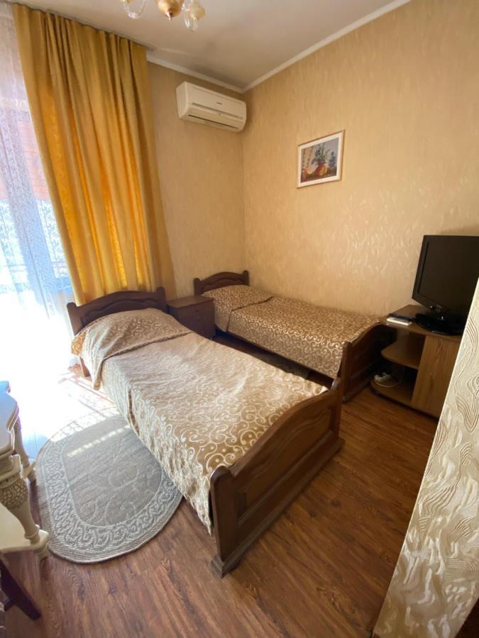 Готель «Вишневий Сад» Mukácheve Exterior foto