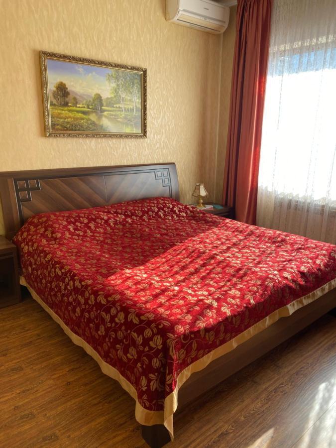Готель «Вишневий Сад» Mukácheve Exterior foto
